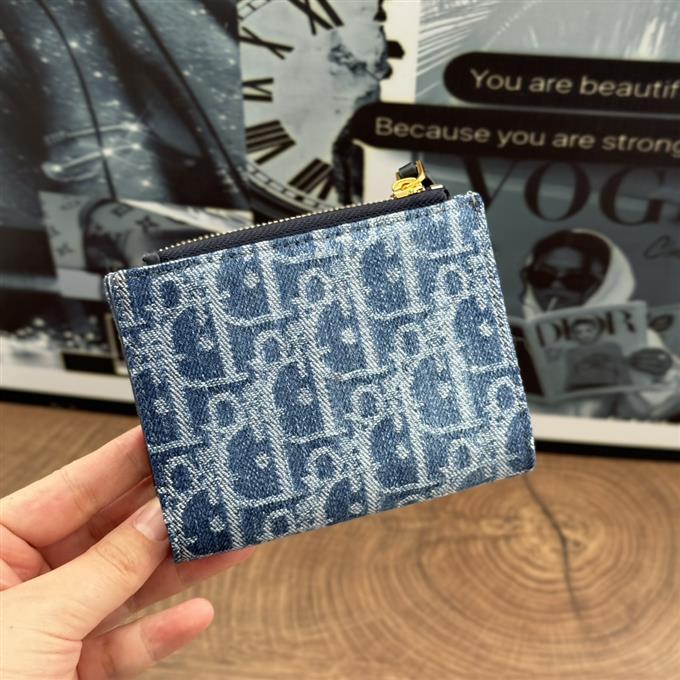 2025228Y 220P182144357